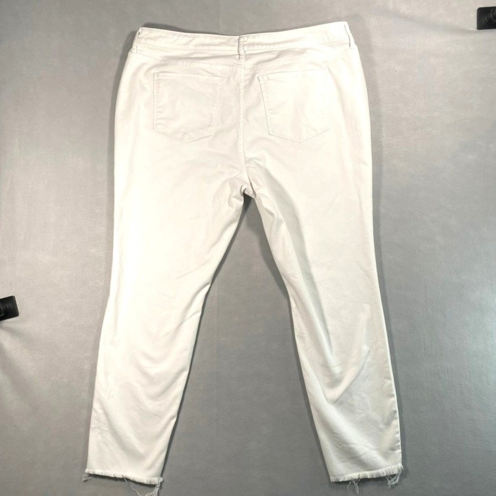 A.N.A White Women's Slim Straight Jeans - Picture 9 of 12